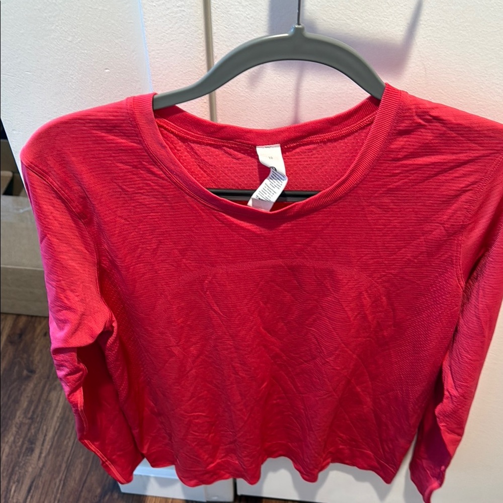 EUC Lululemon Relaxed Swiftly